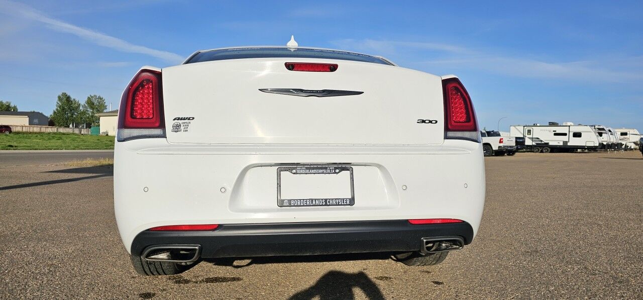 2022 Chrysler 300 300 Touring L High Level AB