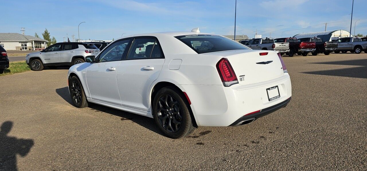 2022 Chrysler 300 300 Touring L High Level AB