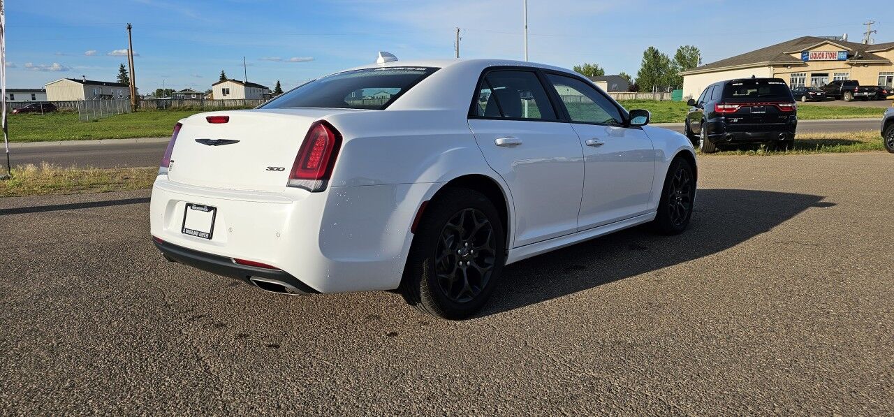 2022 Chrysler 300 300 Touring L High Level AB