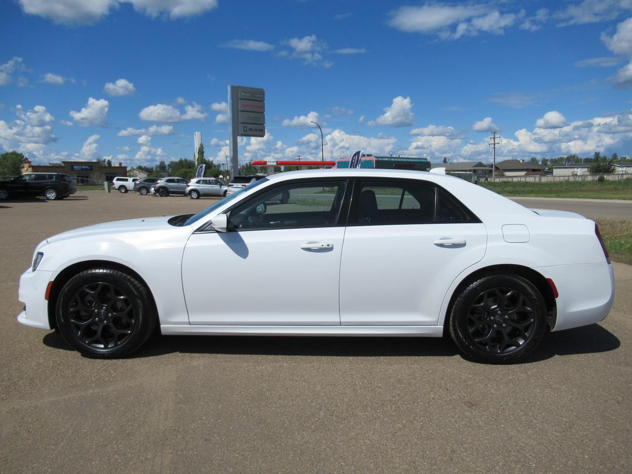 2022 Chrysler 300 300 Touring L High Level AB