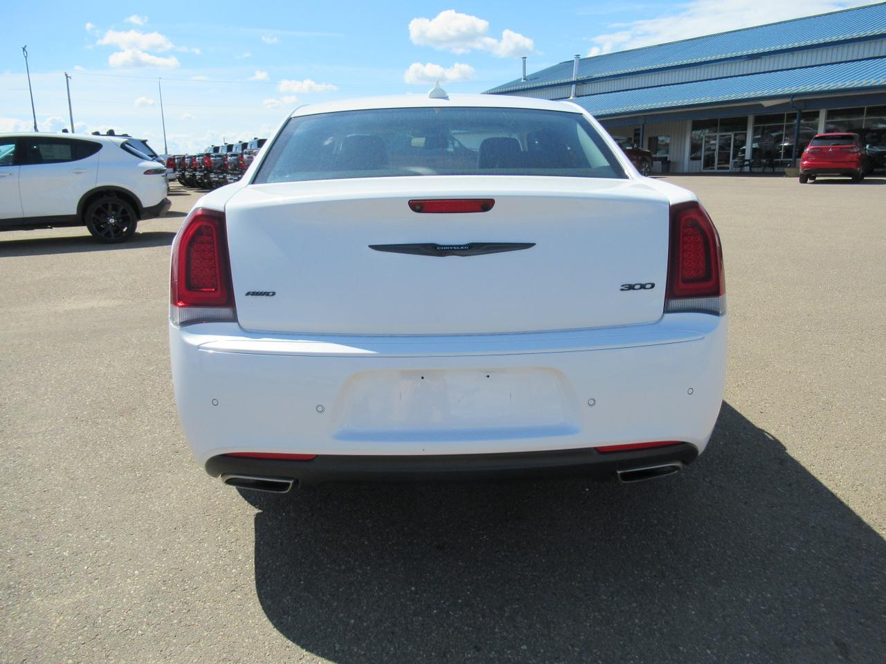 2022 Chrysler 300 300 Touring L High Level AB
