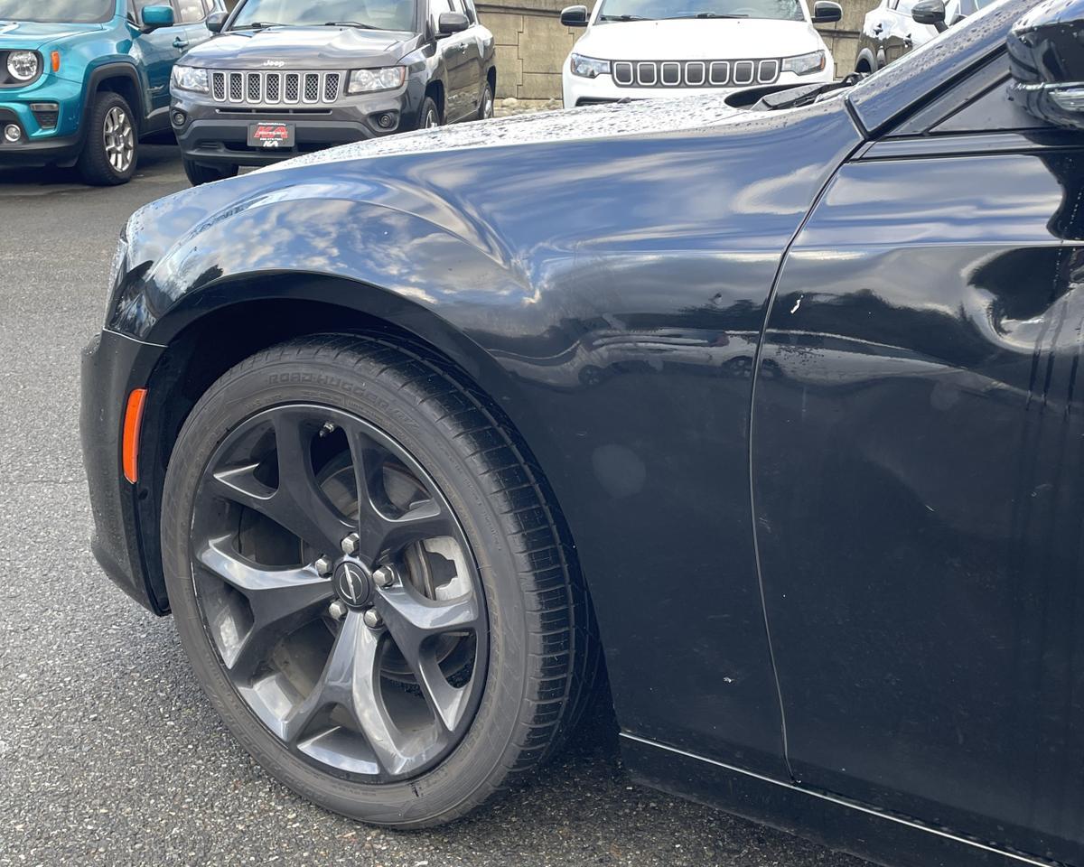 2022 Chrysler 300 300 Touring L Sedan 4D