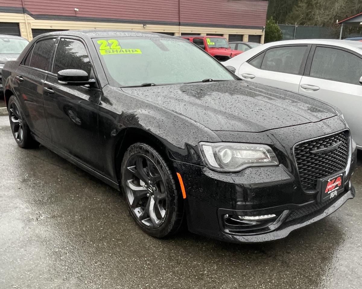 2022 Chrysler 300 300 Touring L Sedan 4D