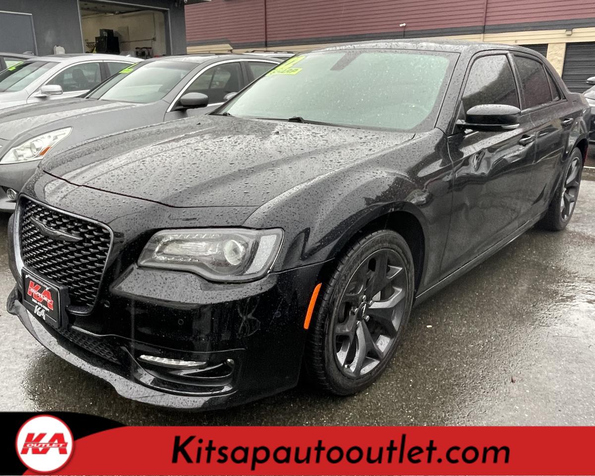 2022 Chrysler 300 Touring L's photo
