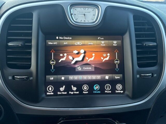 2022 Chrysler 300 300 Touring L Whitecourt AB