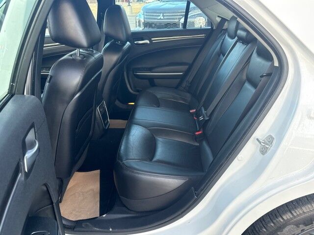 2022 Chrysler 300 300 Touring L Whitecourt AB