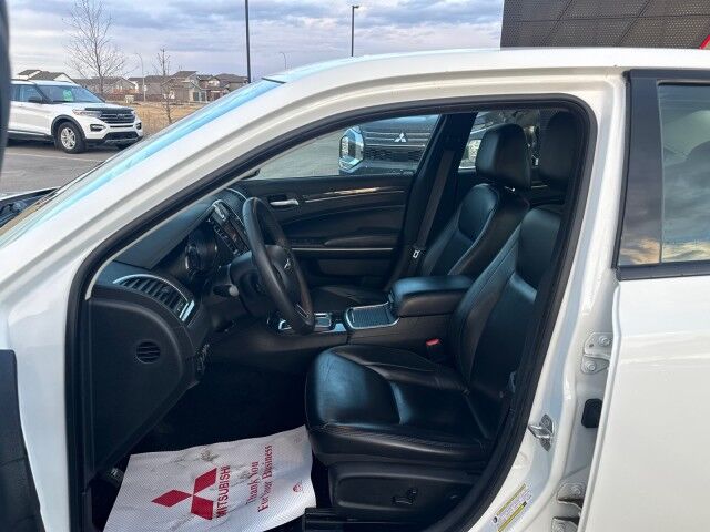 2022 Chrysler 300 300 Touring L Whitecourt AB