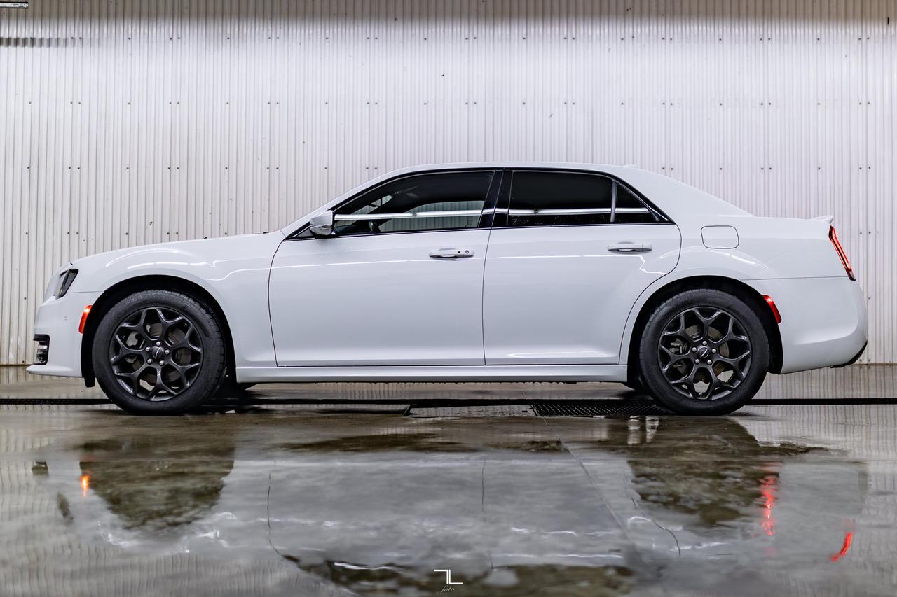 2022 Chrysler 300 S AWD Leather Roof Nav BCam Red Deer AB