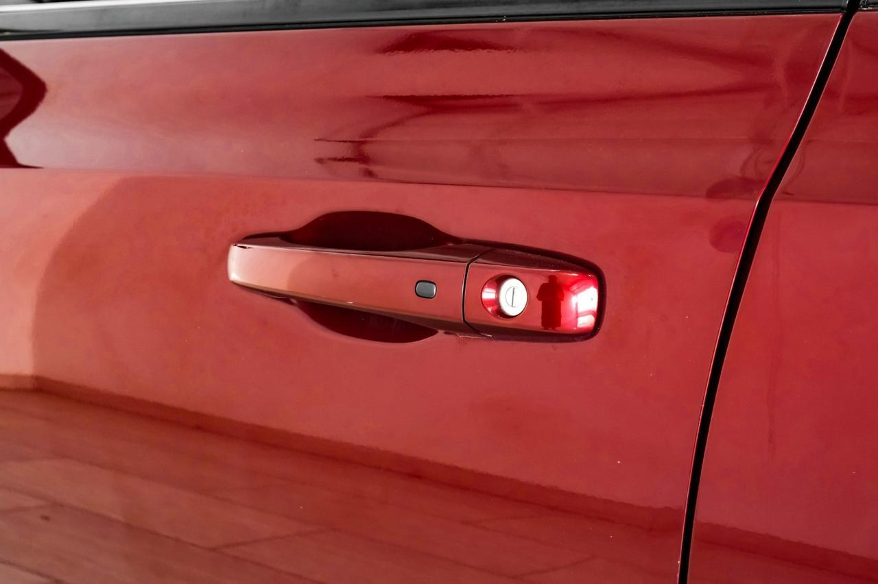 2022 Chrysler 300 S BLIND SPOT NAVIGATION PANORAMA LEATHER HEATED SEATS REAR CAMER Carrollton TX