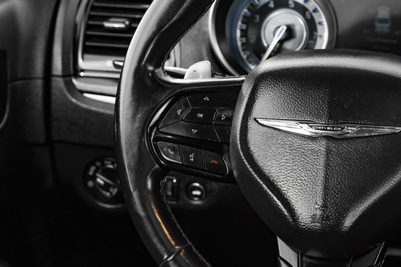 2022 Chrysler 300 S BLIND SPOT NAVIGATION PANORAMA LEATHER HEATED SEATS REAR CAMER Carrollton TX