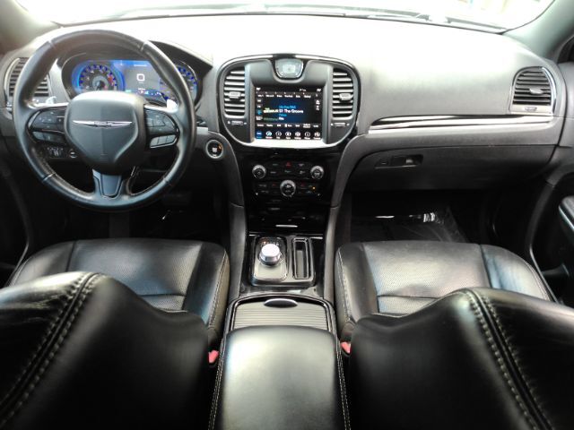 2022 Chrysler 300 S