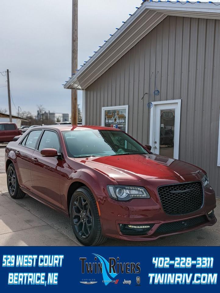 New 2022 Chrysler 300 Tourin Beatrice NE