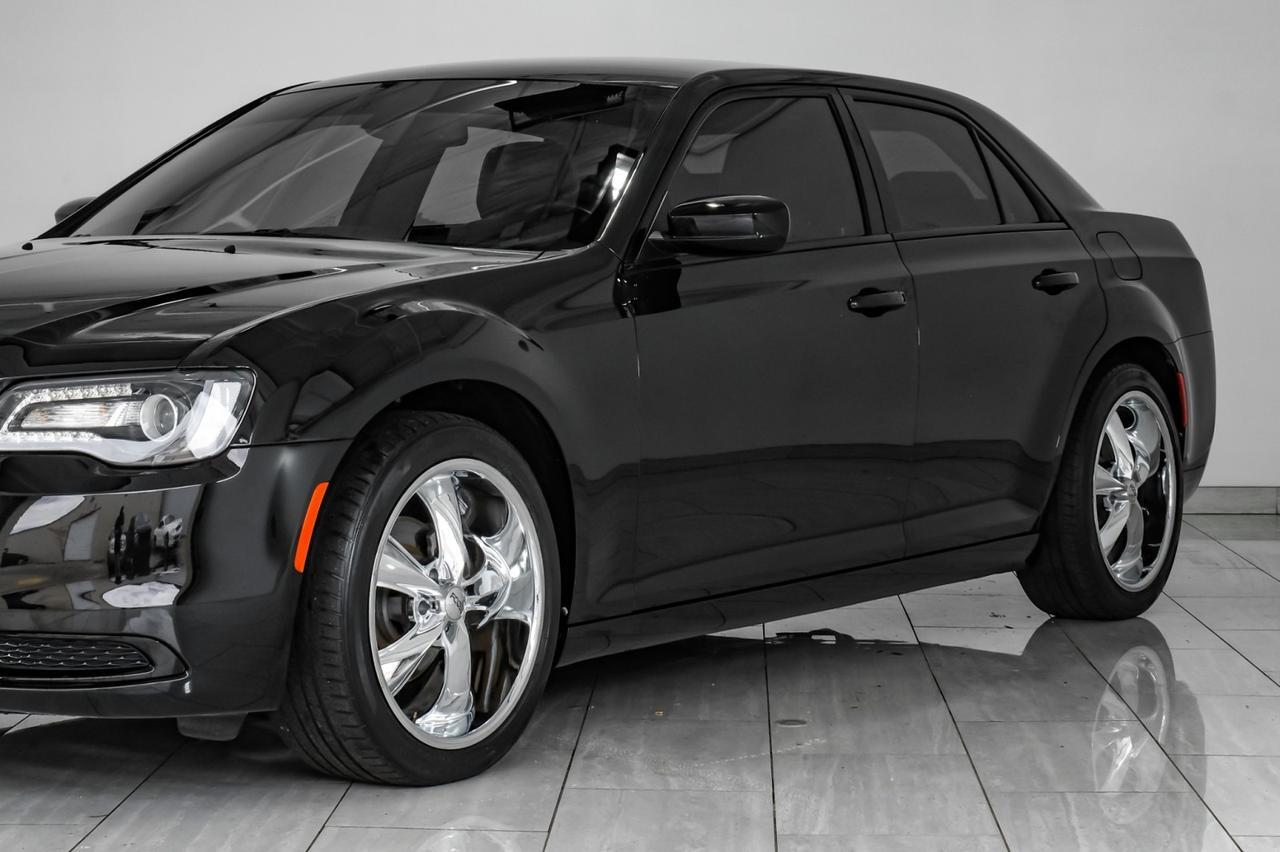 2022 Chrysler 300 TOURING LEATHER SEATS REAR CAMERA KEYLESS START BLUETOOTH POWER Carrollton TX