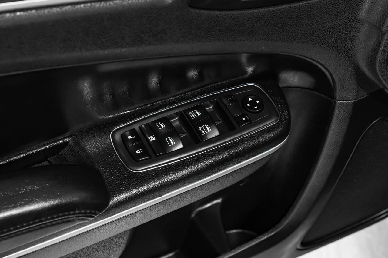 2022 Chrysler 300 TOURING LEATHER SEATS REAR CAMERA KEYLESS START BLUETOOTH POWER Carrollton TX