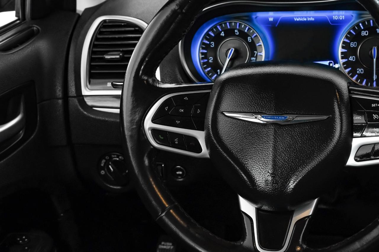 2022 Chrysler 300 TOURING LEATHER SEATS REAR CAMERA KEYLESS START BLUETOOTH POWER Carrollton TX