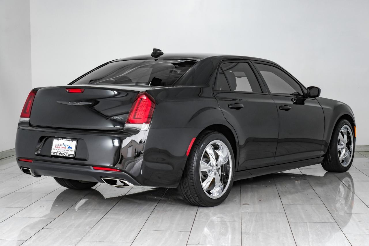 2022 Chrysler 300 TOURING LEATHER SEATS REAR CAMERA KEYLESS START BLUETOOTH POWER DRIVER SEAT Carrollton TX