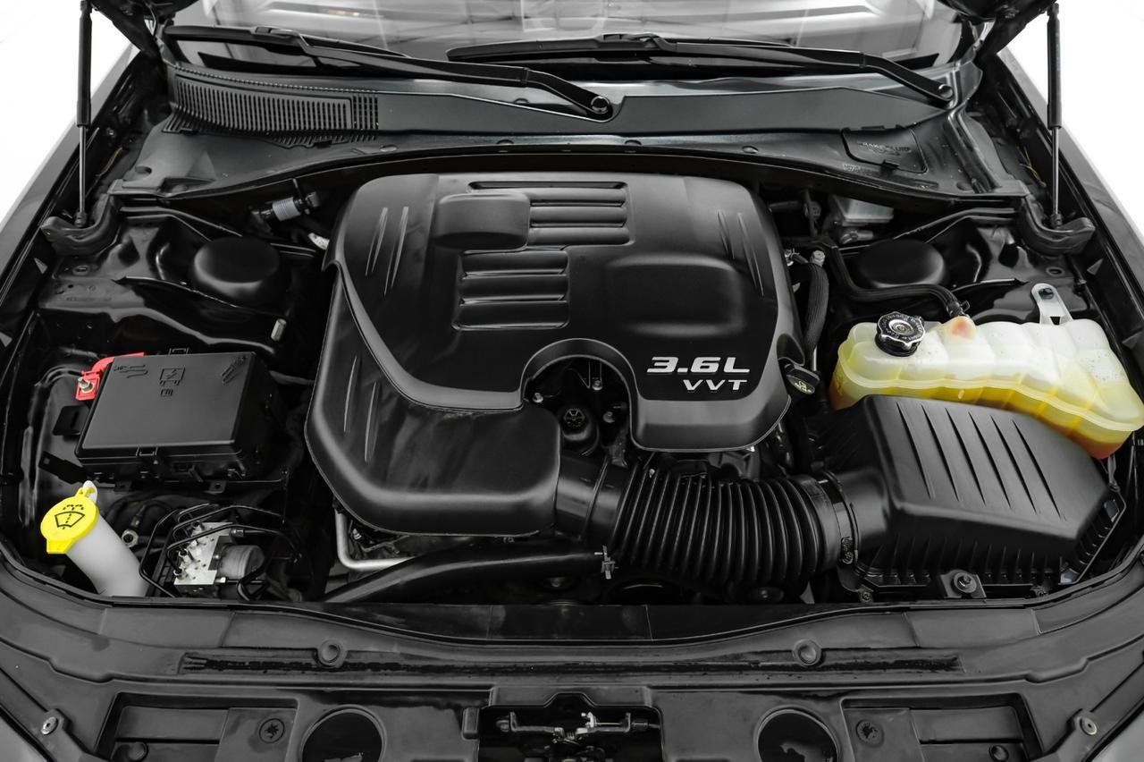 2022 Chrysler 300 TOURING LEATHER SEATS REAR CAMERA KEYLESS START BLUETOOTH POWER DRIVER SEAT Carrollton TX