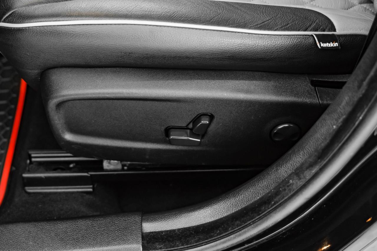 2022 Chrysler 300 TOURING LEATHER SEATS REAR CAMERA KEYLESS START BLUETOOTH POWER DRIVER SEAT Carrollton TX