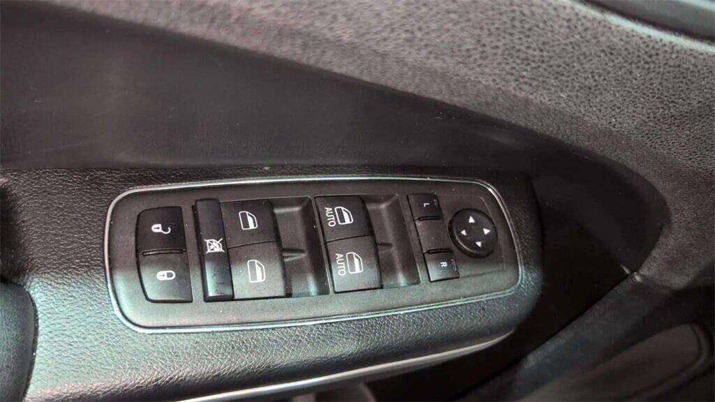 2022 Chrysler 300 Touring Royal Oak MI