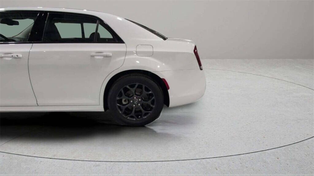 2022 Chrysler 300 Touring Royal Oak MI