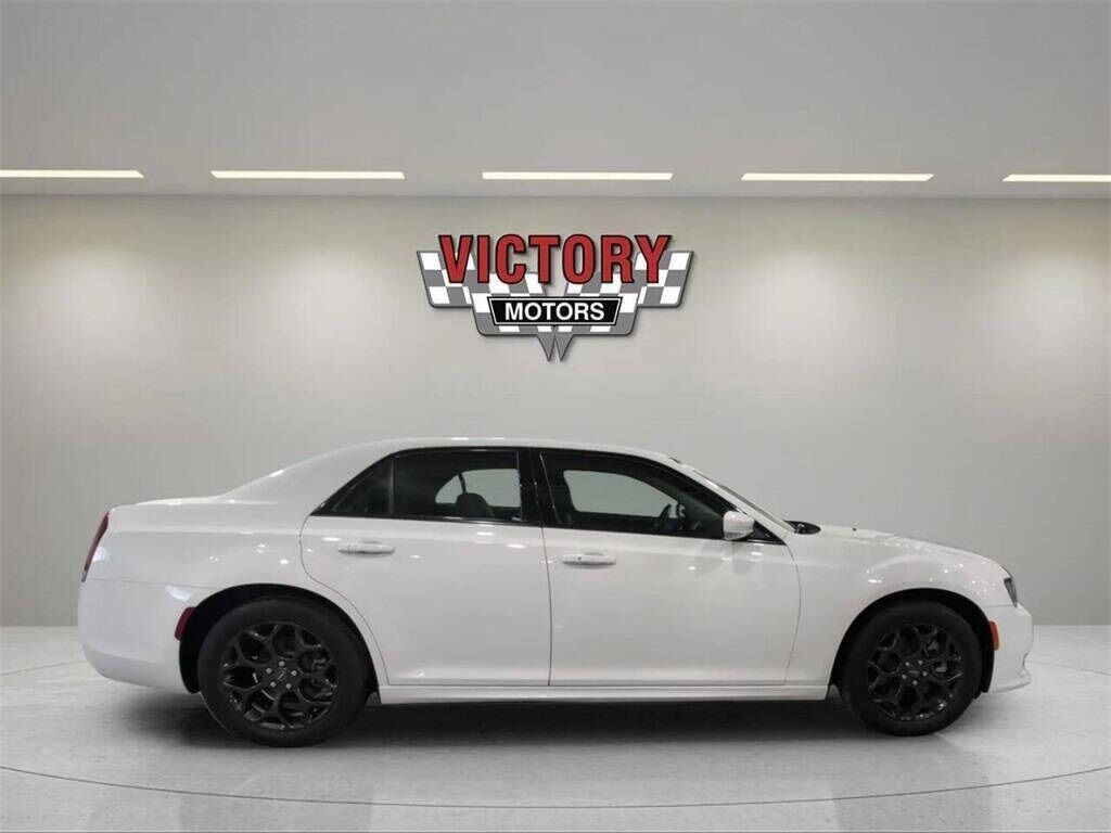 2022 Chrysler 300 Touring Royal Oak MI