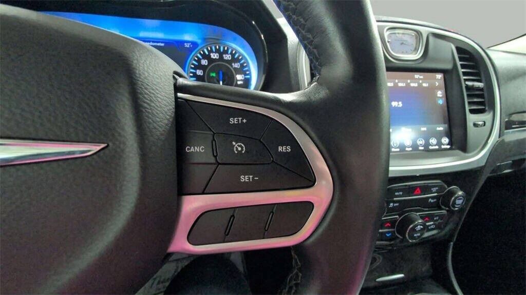 2022 Chrysler 300 Touring Royal Oak MI