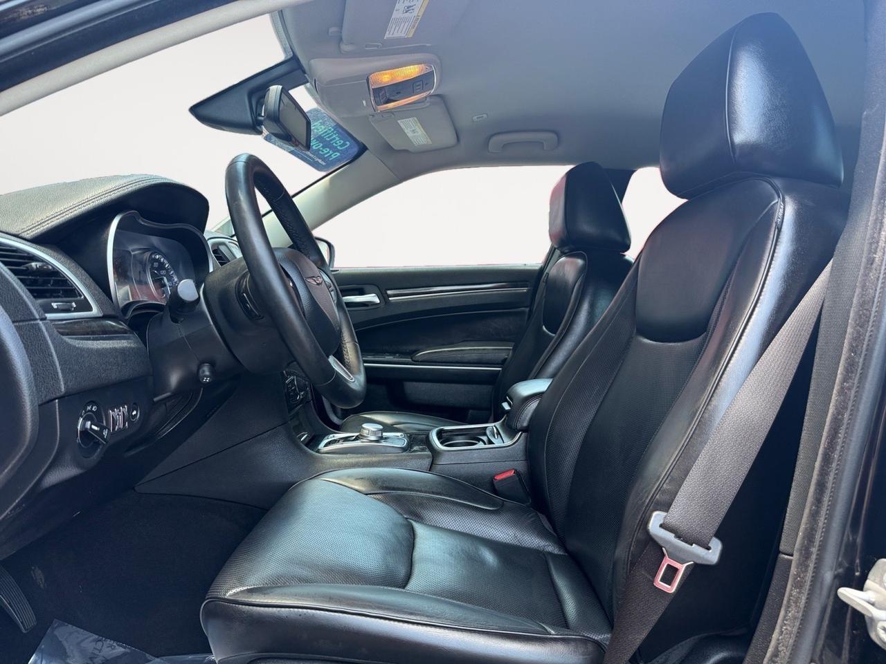 2022 Chrysler 300 Touring L, HEATED/VENTILATED SEATS, HEATED REAR SEATS, APPLE CARPLAY/ANDROID AUTO, UNIVERSAL GARAGE DOOR OPENER, BACKUP CAMERA, ALPINE SPEAKERS, CLEAN CARFAX, ONLY 1 OWNER!