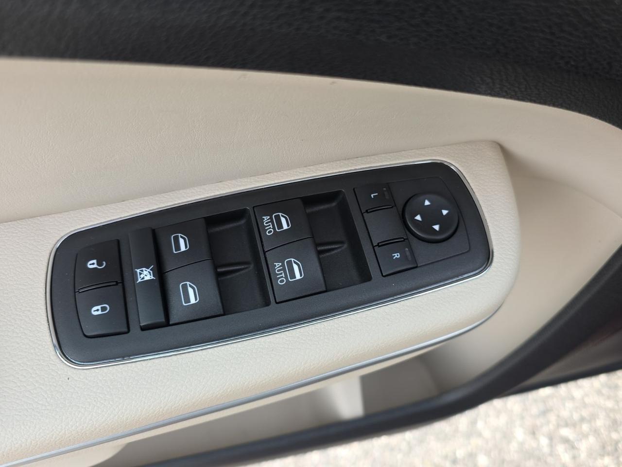 2022 Chrysler 300 Touring Glen Burnie MD