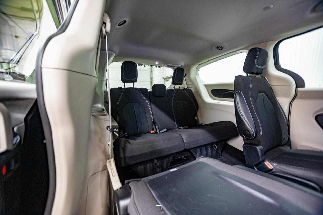 2022 Chrysler Grand Caravan SXT BCam Power Doors Red Deer AB