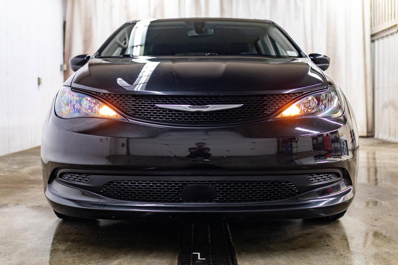 2022 Chrysler Grand Caravan SXT BCam Power Doors Red Deer AB