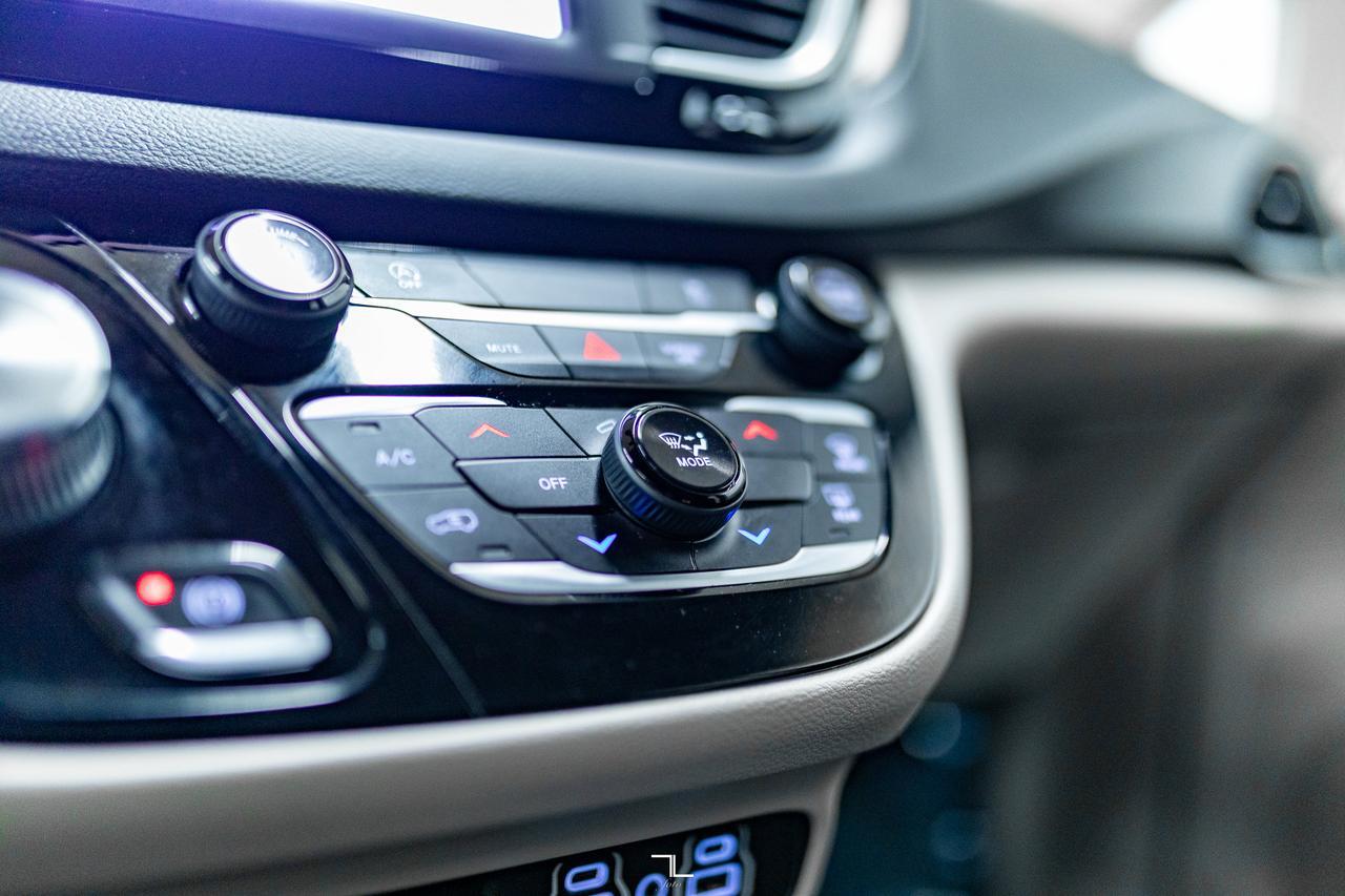 2022 Chrysler Grand Caravan SXT BCam Power Doors Red Deer AB