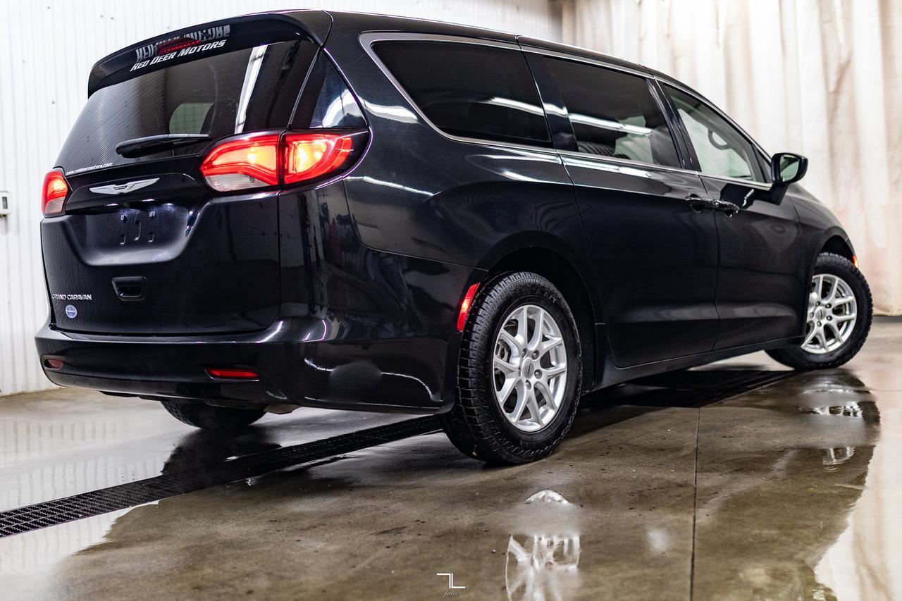 2022 Chrysler Grand Caravan SXT BCam Power Doors Red Deer AB