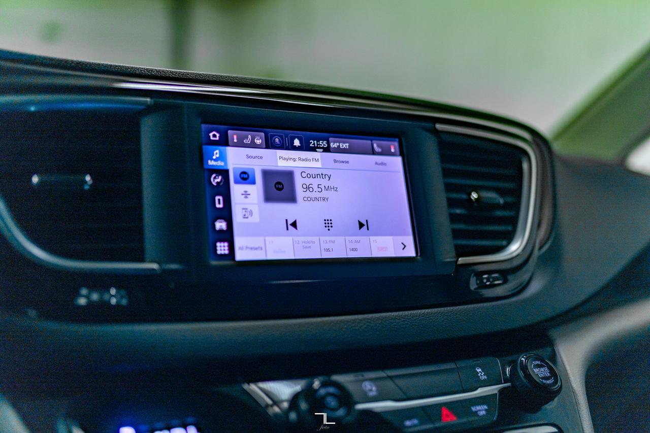 2022 Chrysler Grand Caravan SXT BCam Power Doors Red Deer AB