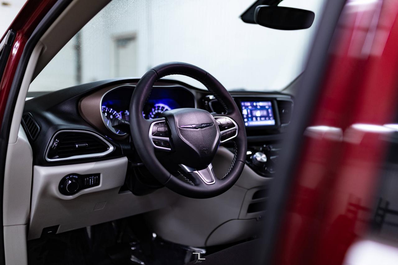 2022 Chrysler Grand Caravan SXT BCam Red Deer AB