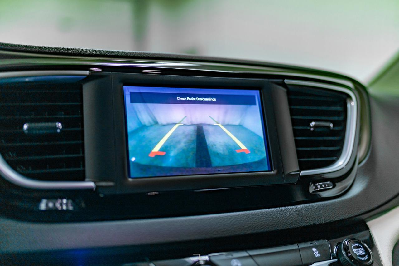 2022 Chrysler Grand Caravan SXT BCam Red Deer AB