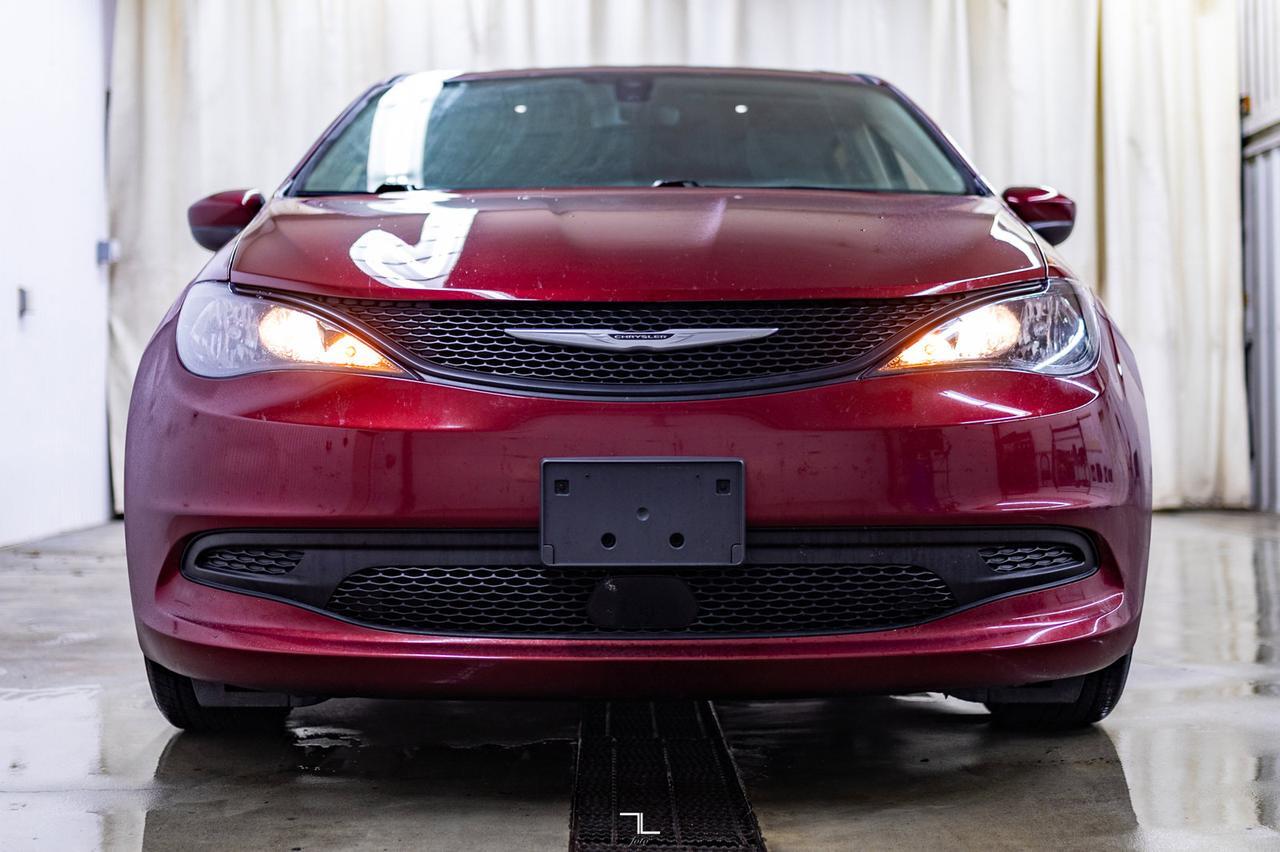 2022 Chrysler Grand Caravan SXT BCam Red Deer AB