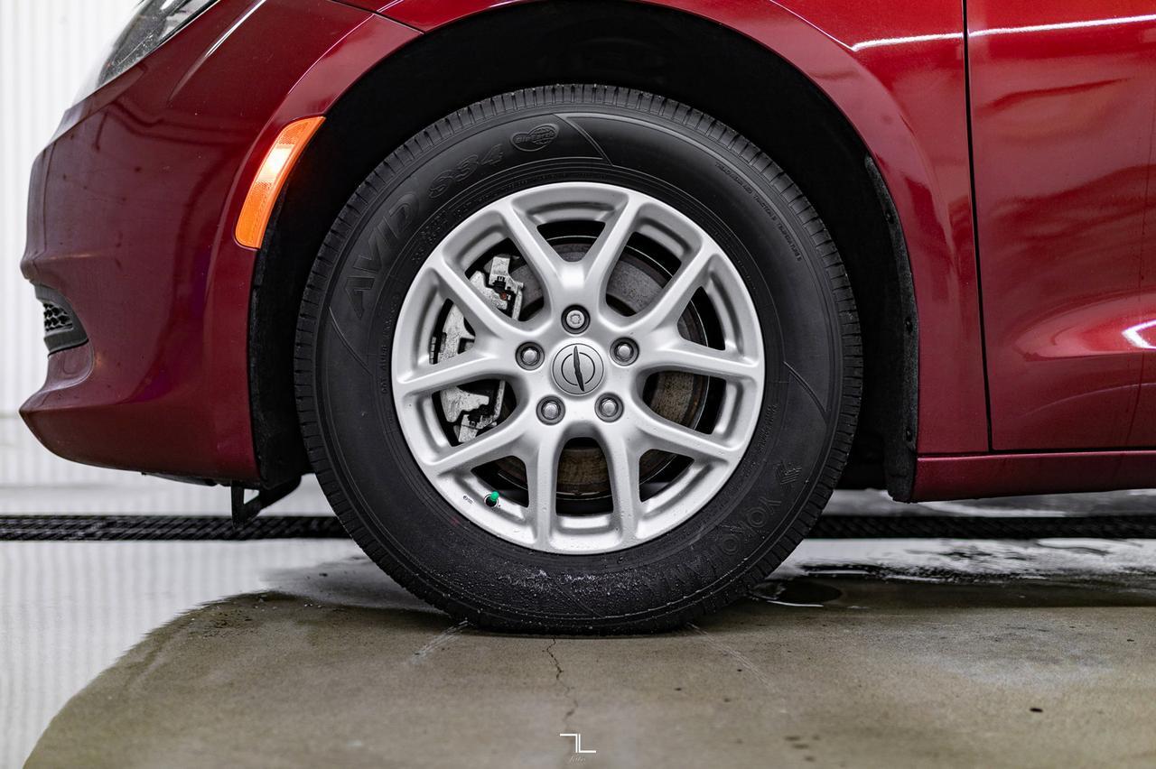 2022 Chrysler Grand Caravan SXT BCam Red Deer AB