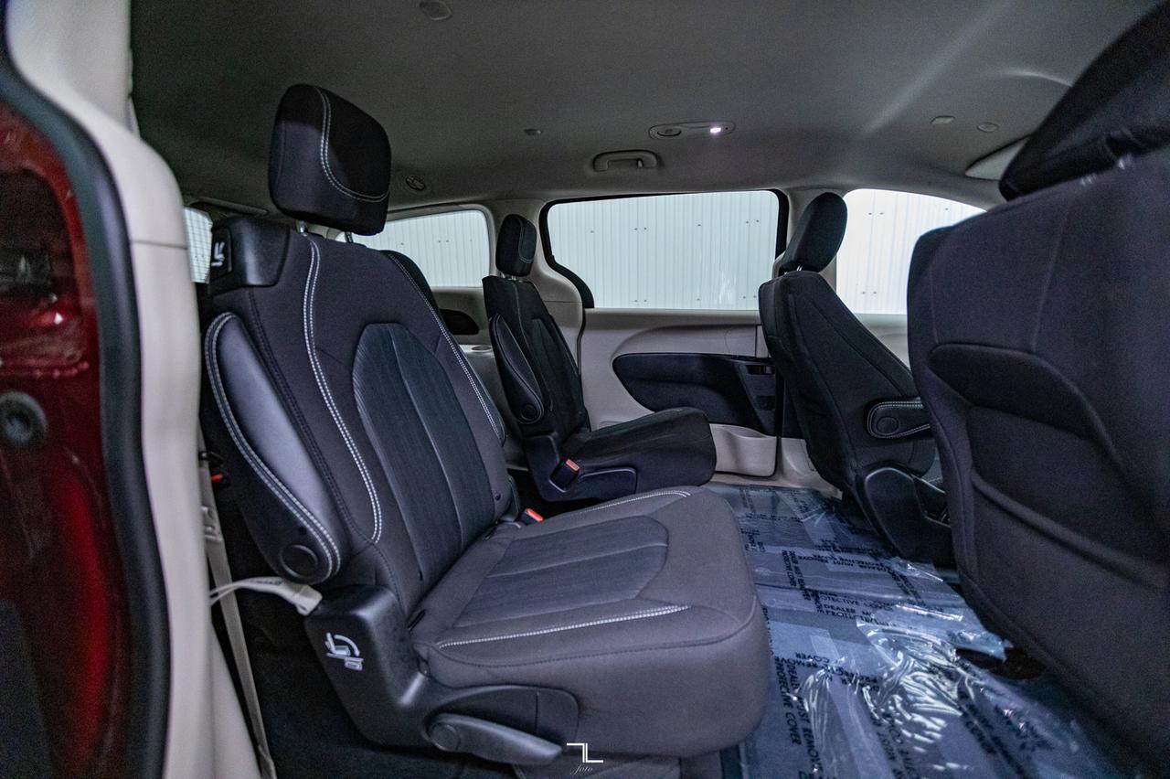 2022 Chrysler Grand Caravan SXT BCam Red Deer AB