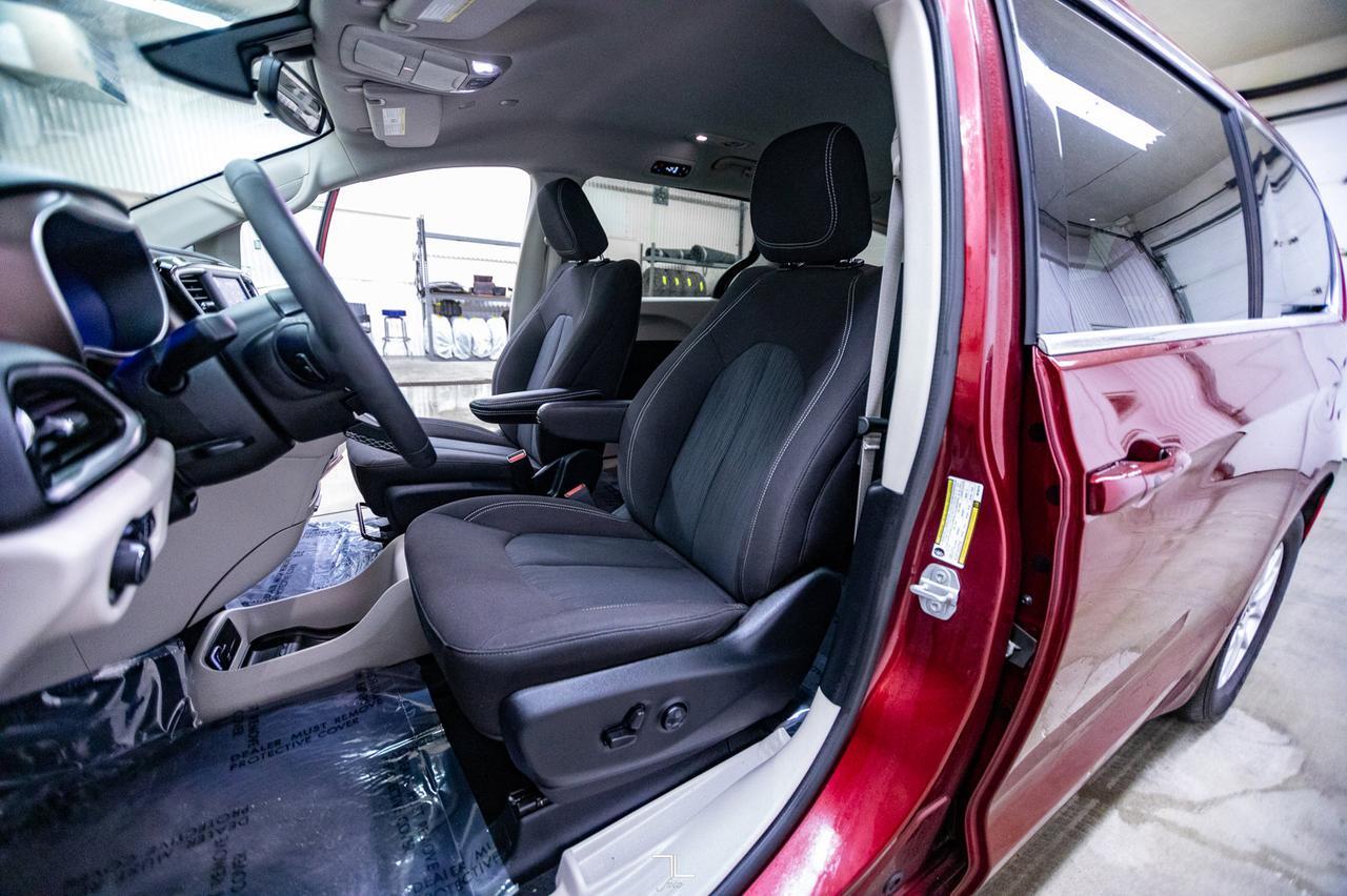 2022 Chrysler Grand Caravan SXT BCam Red Deer AB