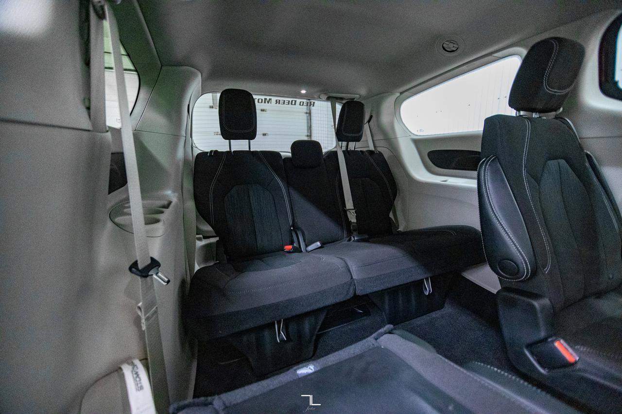 2022 Chrysler Grand Caravan SXT BCam Red Deer AB