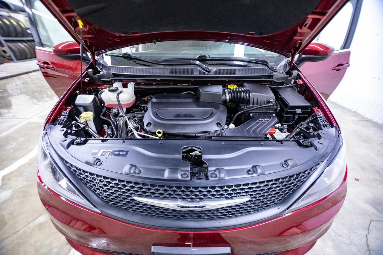 2022 Chrysler Grand Caravan SXT BCam Red Deer AB