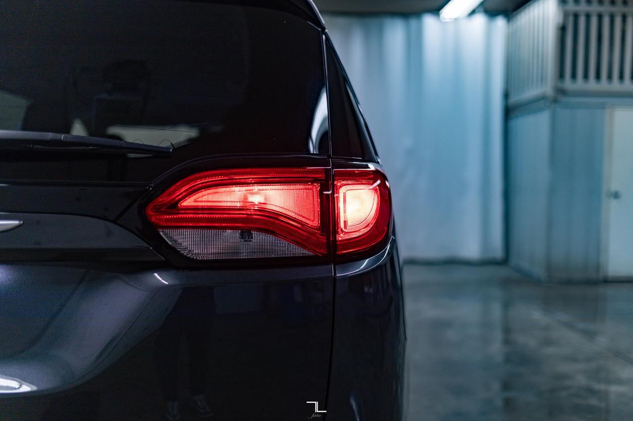 2022 Chrysler Grand Caravan SXT Braun Wheelchair Conversion Nav BCam Red Deer AB