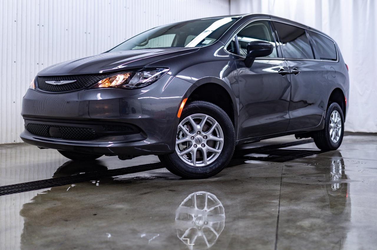 2022 Chrysler Grand Caravan SXT Braun Wheelchair Conversion Nav BCam Red Deer AB