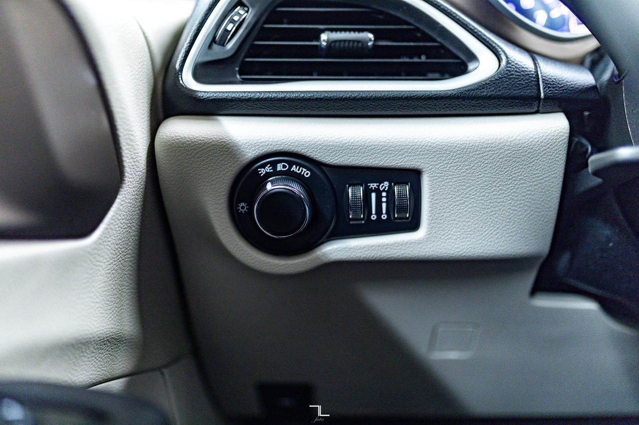 2022 Chrysler Grand Caravan SXT Braun Wheelchair Conversion Nav BCam Red Deer AB