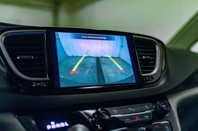 2022 Chrysler Grand Caravan SXT Braun Wheelchair Conversion Nav BCam Red Deer AB