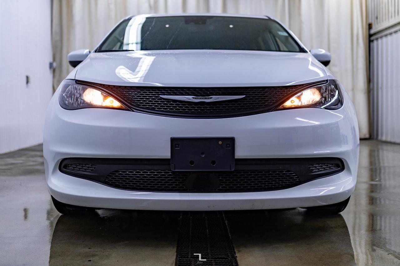 2022 Chrysler Grand Caravan SXT Nav BCam Red Deer AB