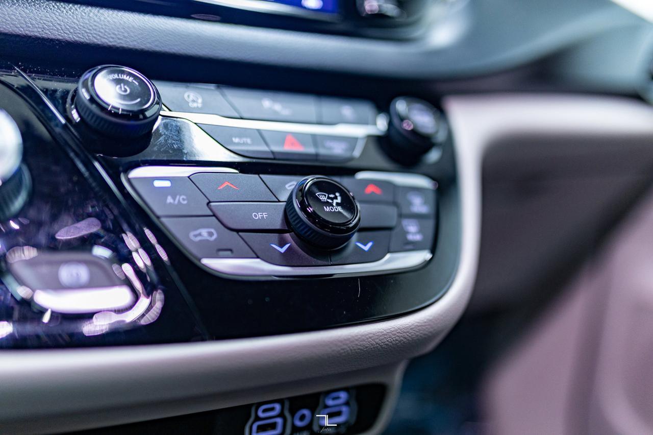 2022 Chrysler Grand Caravan SXT Nav BCam Red Deer AB