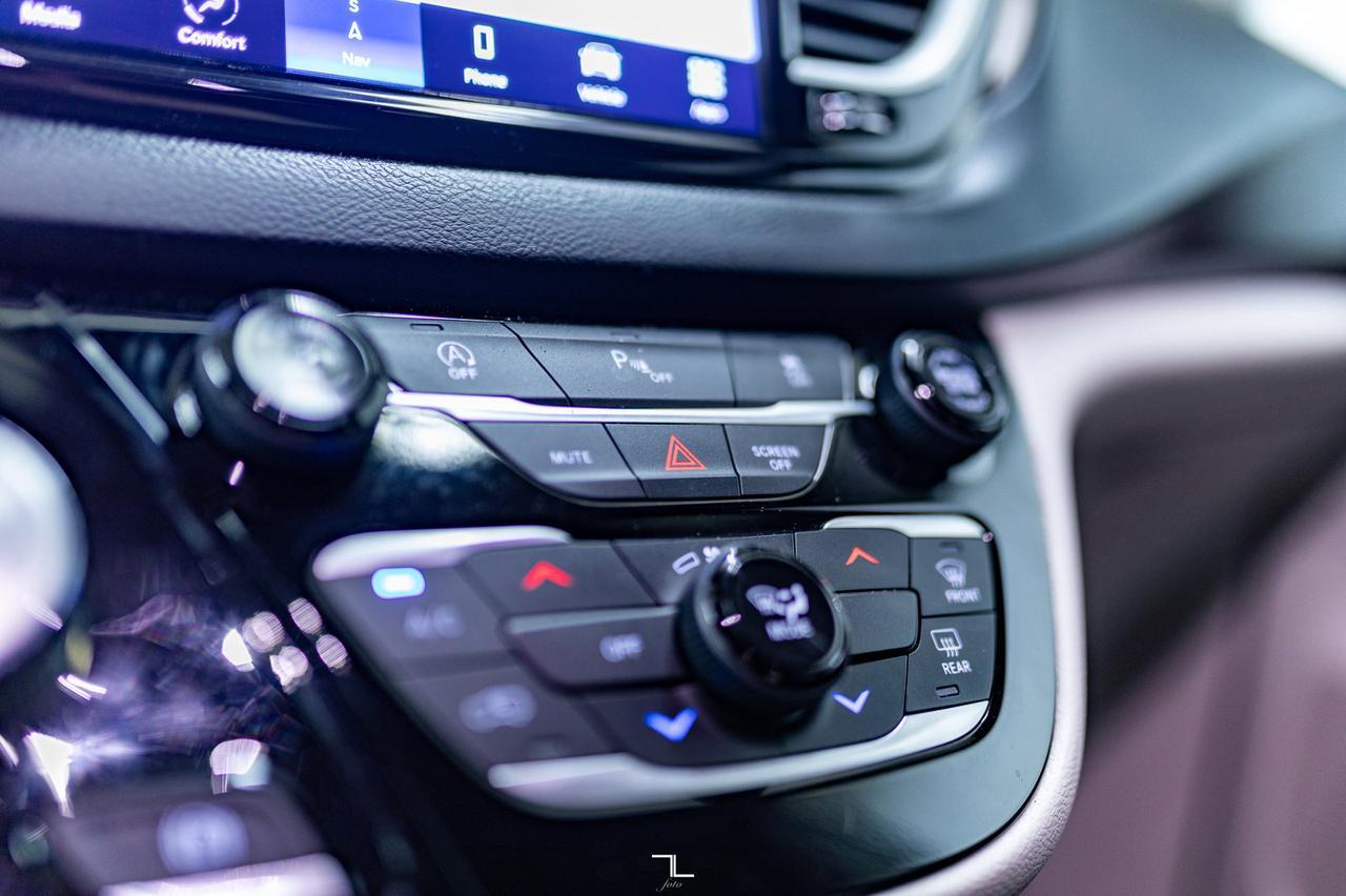 2022 Chrysler Grand Caravan SXT Nav BCam Red Deer AB