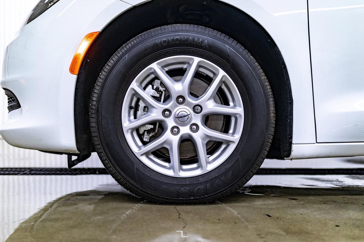 2022 Chrysler Grand Caravan SXT Nav BCam Red Deer AB