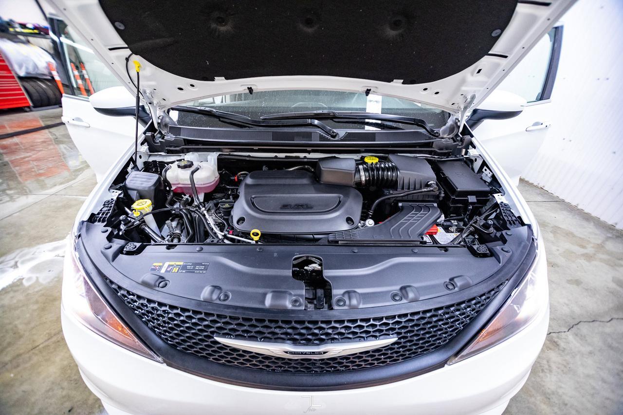 2022 Chrysler Grand Caravan SXT Nav BCam Red Deer AB